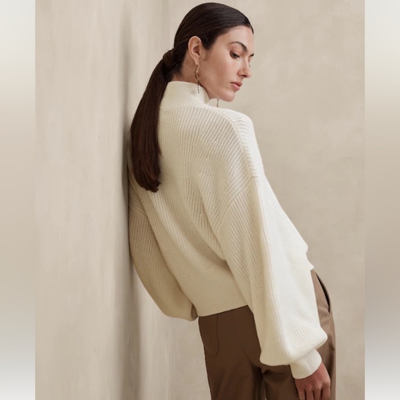 Banana Republic Landa Merino Wool Ribbed Sweater with Oversized Sleeves - Picture 3 of 4